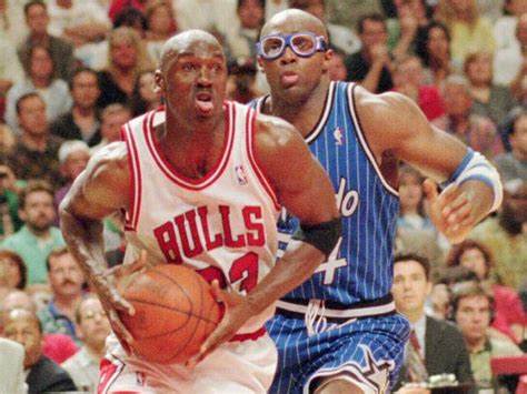 nba horace grant  chicago bulls  peat star  wore goggles adelaide