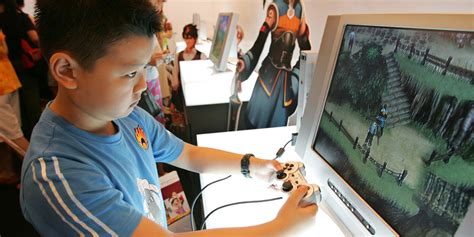 scientist discovers  ideal amount  time kids  spend playing video games huffpost
