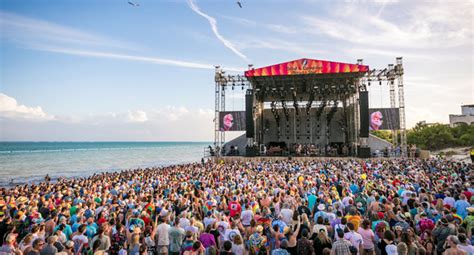 dead and co sell out playing in the sand 2022 the music universe