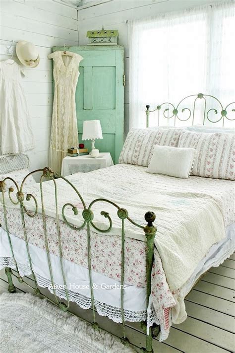 40 Cute Romantic Bedroom Ideas For Couples