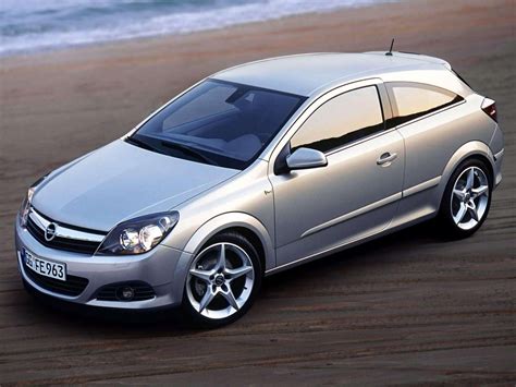 car pictures opel astra gtc