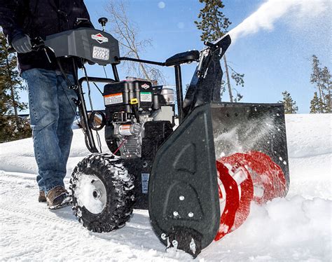 review briggs  stratton   stage snow blowers