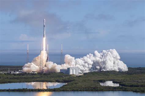 spacex launches  sats dunks  booster avweb