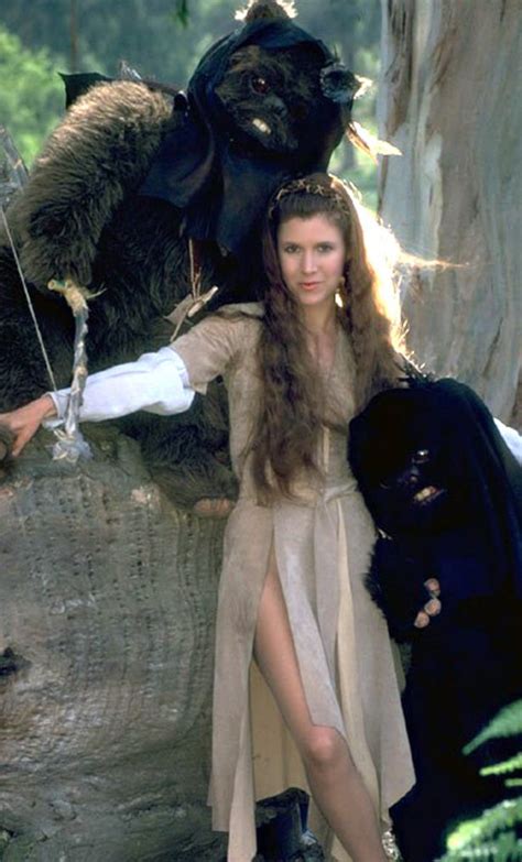 Princess Leia S Best Star Wars Outfits From That Gold