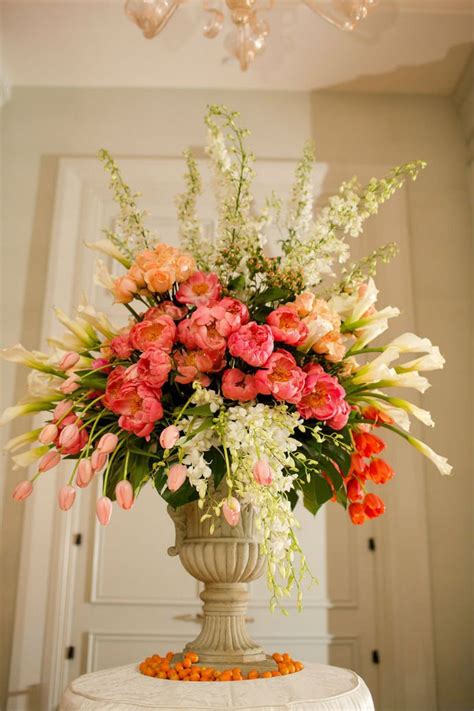 big wedding flower arrangements