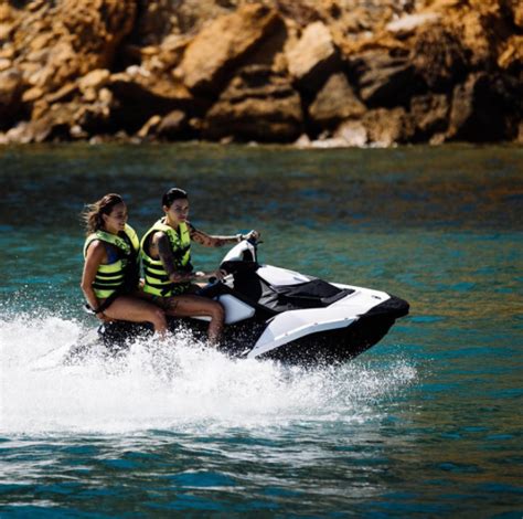 The It Girls Guide To Looking Sexy On A Jet Ski Page Six