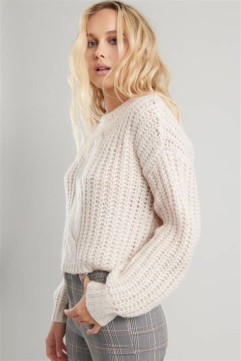 crew neck cable knit sweater