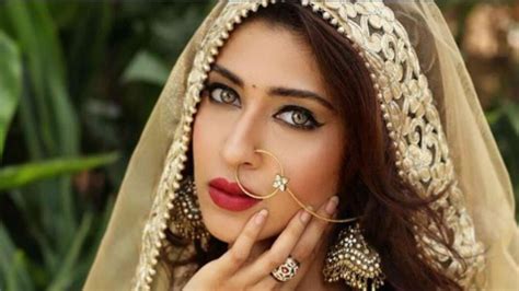 tv hottie sonarika bhadoria aka parvati from mahadev to be back as anarkali in mughal e azam