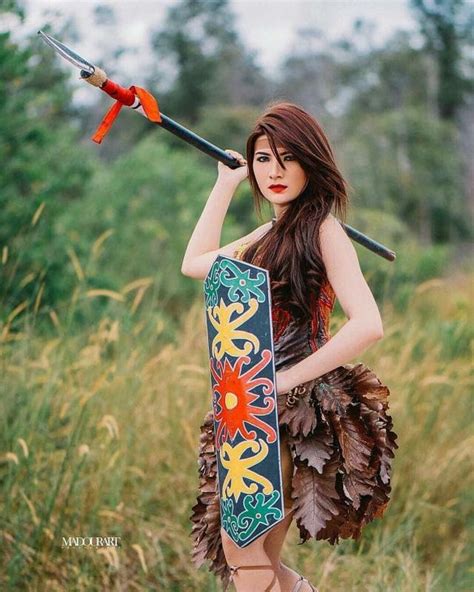 wanita cantik suku dayak foto artis cantik