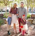 Image result for Family Picture Outfit Ideas. Size: 146 x 147. Source: www.uniqueideas.site