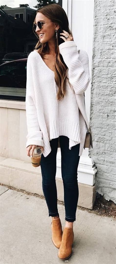 Simple Fall Outfit White Sweater Bag Boots Skinnies Simple