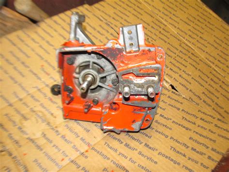 homelite xl  super xl chainsaw crankcase assembly red  day shipping chainsaw parts accs