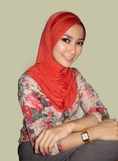 indonesia cewe hijab pamer toket gede fotomemek download