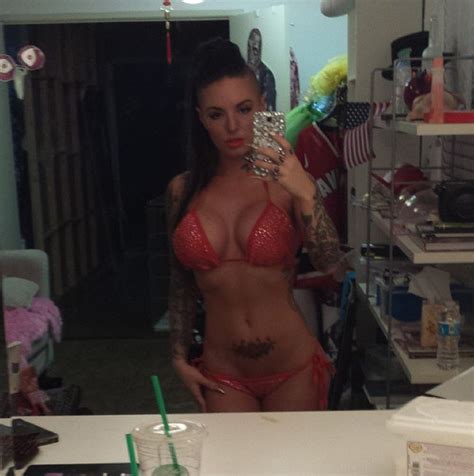 christy mack is offering a blow job 30 pics