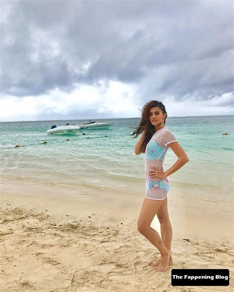 Taapsee Pannu Sexy 12 Photos Thefappening