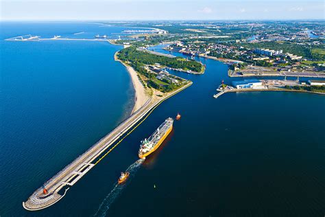 port  gdansk   historic annual record poland  sea