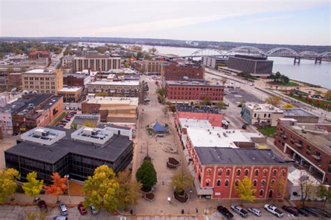 city  rock island selects quad cities chamber  manage downtown