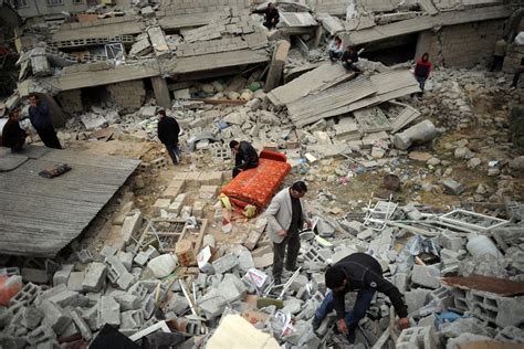 turkey quake victims rescued from rubble the new york times