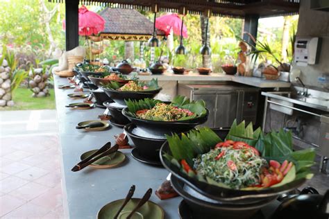 authentic flavours  bali buffet  villas  ayana resort  town restaurant fullerton