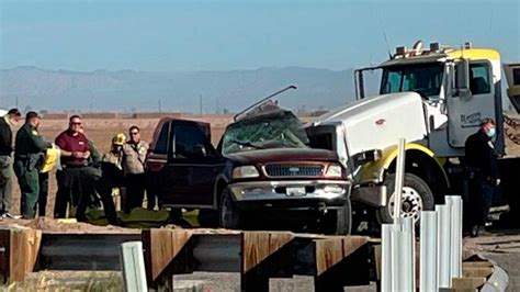 Imperial County Crash 13 Dead In Suv Semitruck Crash In California