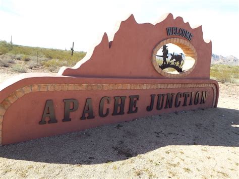 screenplay review  yacht   apache junction
