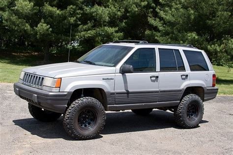 jeep grand cherokee lift kit     tire size