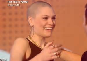jessie j returns to her roots as she dyes her blonde quiff dark again daily mail online
