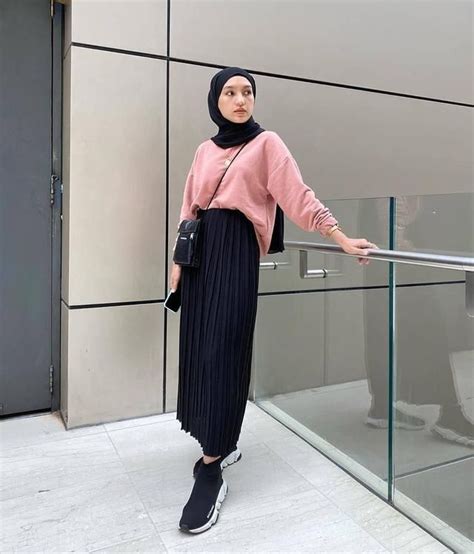 5 Inspirasi Hijab Ootd Pakai Rok Plisket Model Pakaian Hijab Gaya