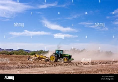 land leveling implement    float level  agricultural field  arizona usa stock photo