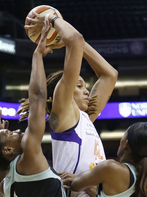 Griner Leads Mercury To 15th Straight Victory
