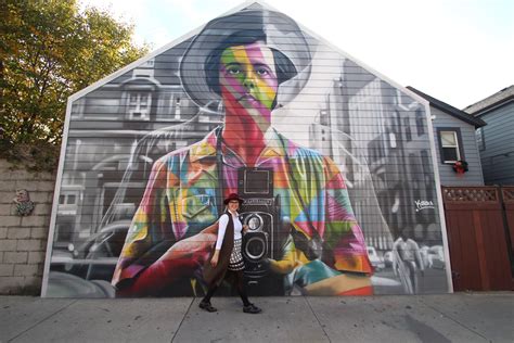 street art murals    chicagos wicker park neighborhood
