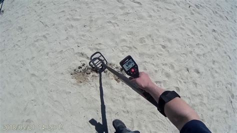 metal detector minelab  find  lake beach metal detecting  video test    youtube
