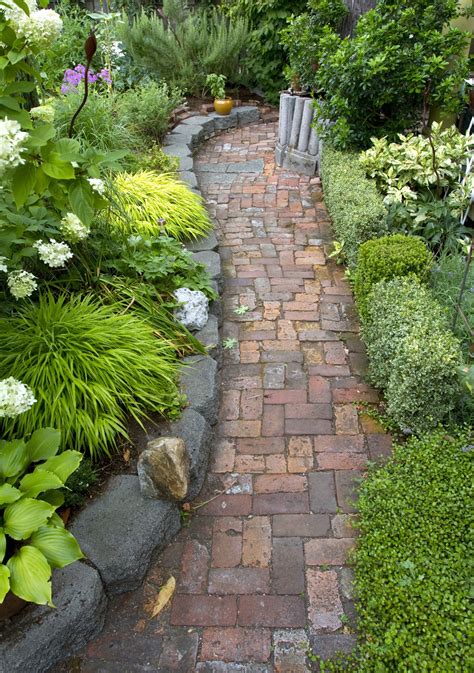 ways    bricks   garden gardenpicsandtipscom