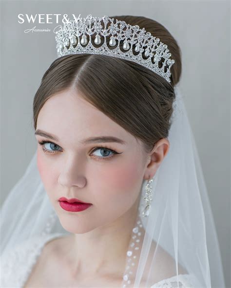 Luxurious Pearl Wedding Crown Crystal Tiara Bridal Headpieces Jeweled