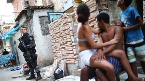 Brazilian Army Occupies Rio Shantytown Ahead Of World Cup
