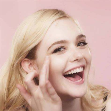 Cute Smile With Images Elle Fanning Elle Fanning