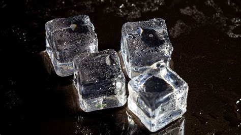 hot water   key  crystal clear ice cubes
