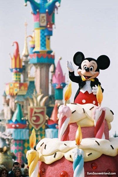 disneyland resort paris   anniversary minnie