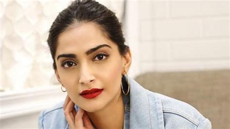 sonam kapoor age height husband instagram movies wedding images date of birth biography
