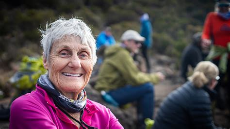 89岁的她攀登乞力马扎罗山 吉尼斯世界纪录