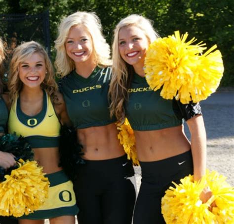 Photos Of The Hot Cheerleader Girls Of Oregon Ducks Cheerleaders