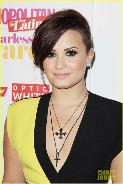 Demi Lovato Fun Fearless Awards Purple Hair 01  817