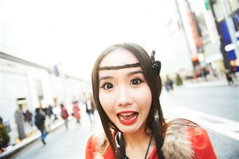 the world s most famous cosplayer came back to japan alodia walks