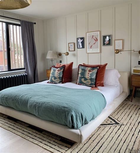 comfortable  stylish bedroom designs   decor