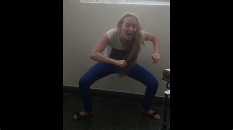 girl in yoga pants breakdancing mime dancing before going