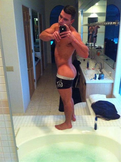 Paddy O’brian Posts Sexy Pics Of Himself On His Twitter