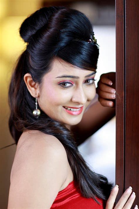 kannada actress radhika pandit ರಾಧಿಕಾ ಪಂಡಿತ್ hot pics movies list celebrity profiles
