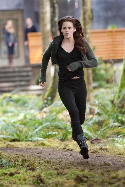 New Still Of Kristen In The Twilight Saga Breaking Dawn