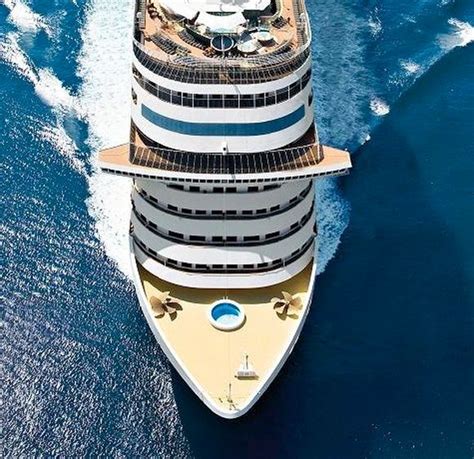 Worlds Largest Cruise Ships Business