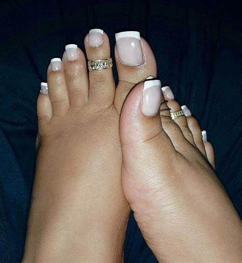 Pin By Michael Chambers On Ebony Pretty Feet Long Toenails Feet